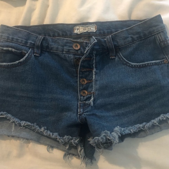 Free People Distressed Denim Shorts - Picture 4 of 4